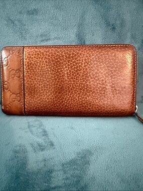 Gucci Pebbled Leather Zip Wallet in Brown FREE COA INCLUDED- GORGEOUS!!!